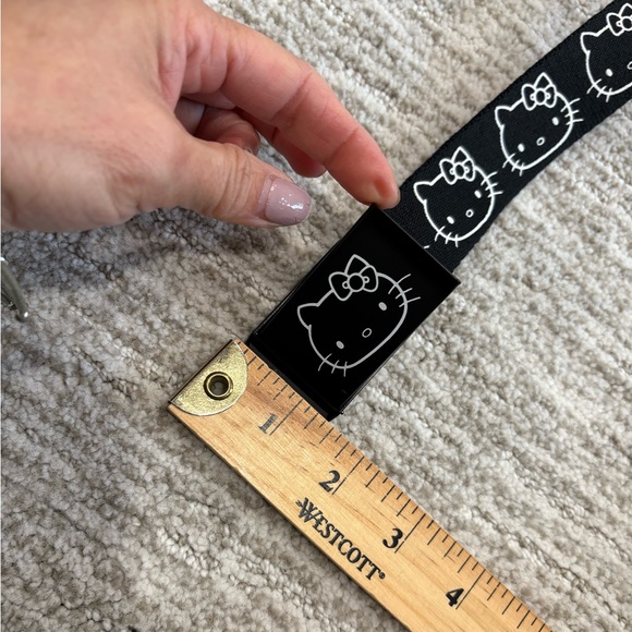 Vans Vintage Hello Kitty Reversible Belt Black White & Red Bow Ties Metal Buckle - Picture 3 of 11